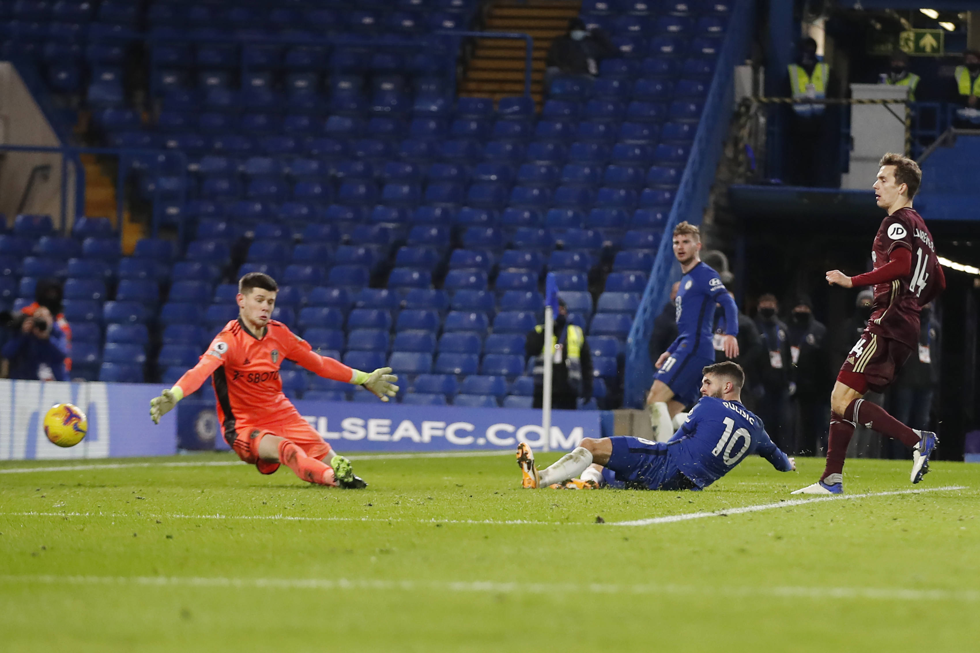 阵容不可或 阵容不可或